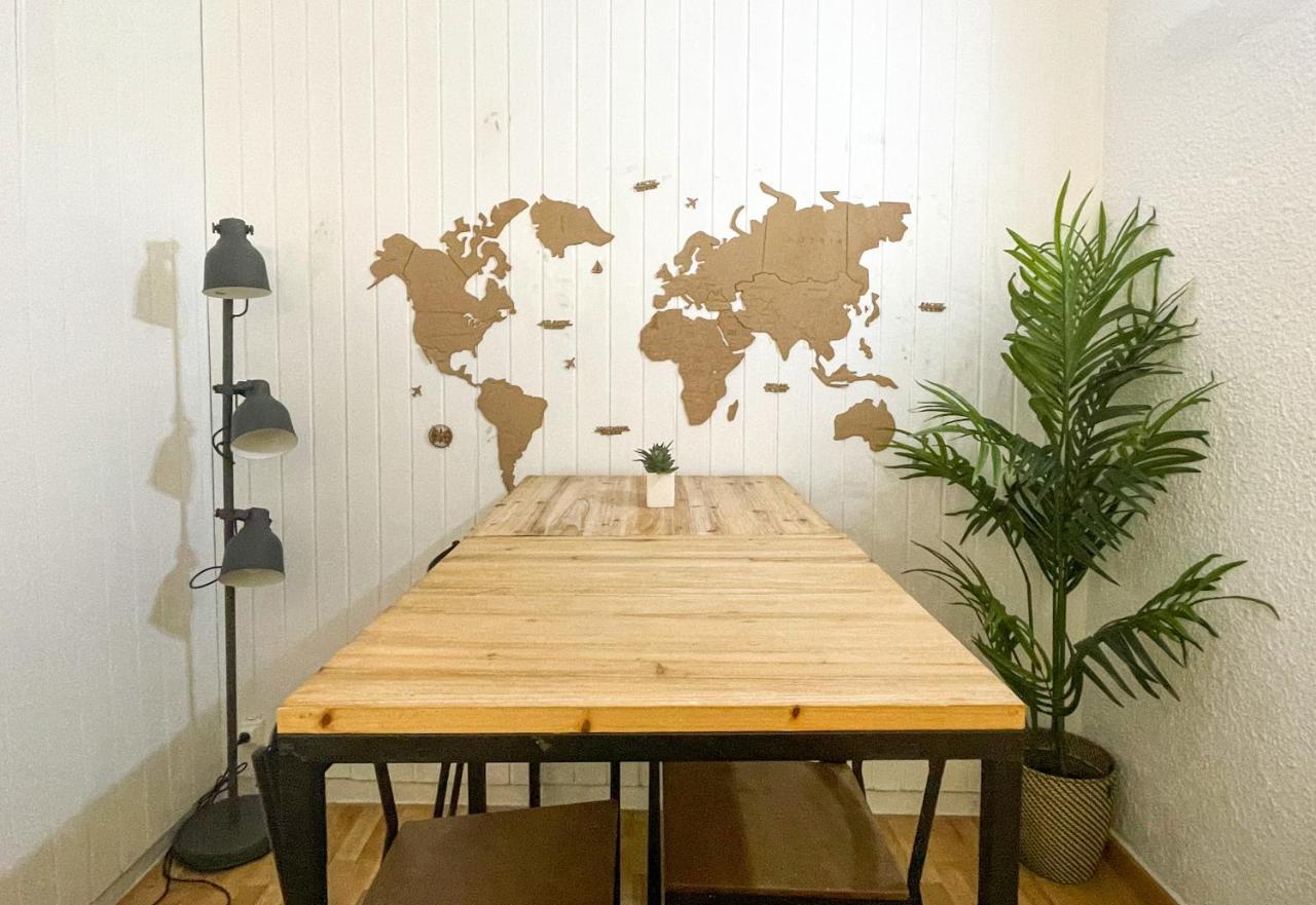 Az The Bridge Hostel - Coliving Zaragoza Buitenkant foto