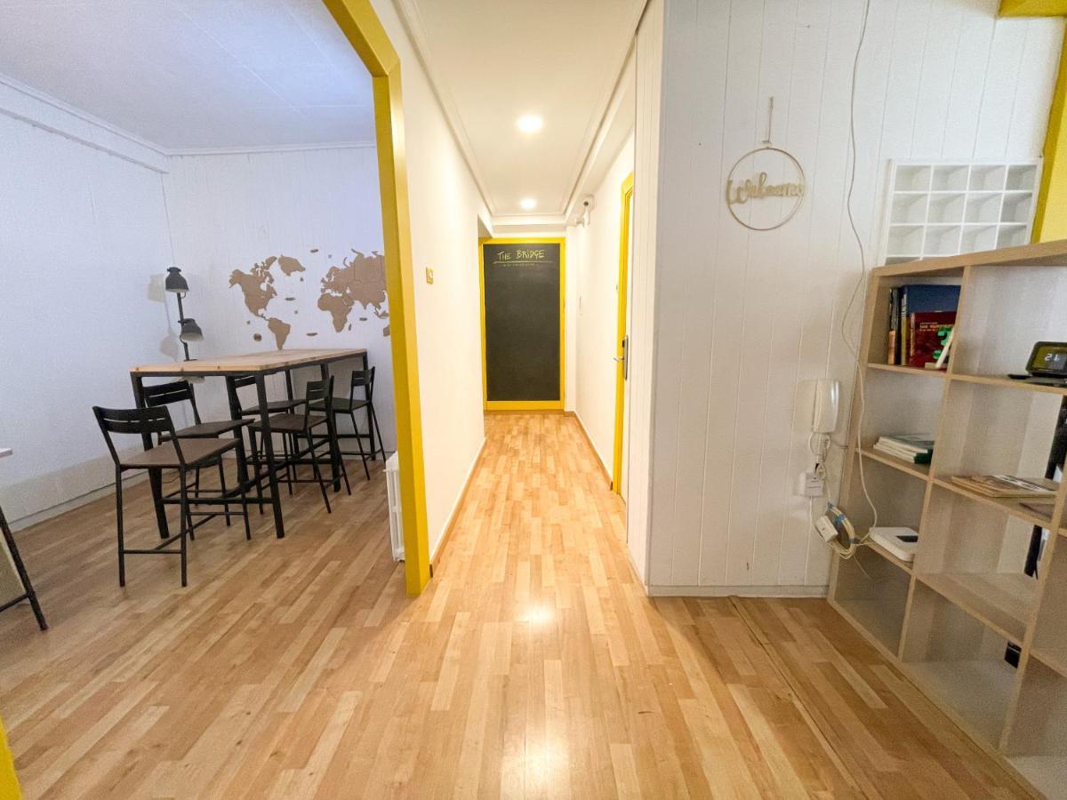 Az The Bridge Hostel - Coliving Zaragoza Buitenkant foto