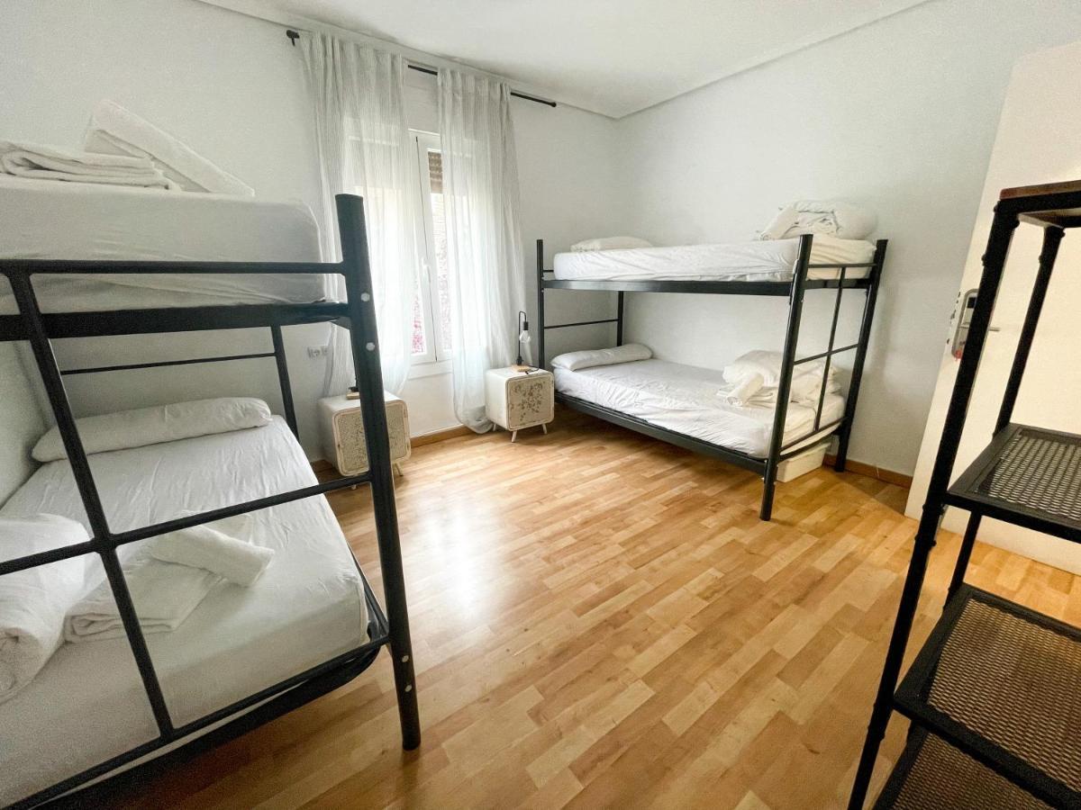 Az The Bridge Hostel - Coliving Zaragoza Buitenkant foto